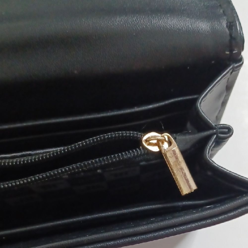 London Fog Textured Black Women's Wallet - Picture 12 of 12